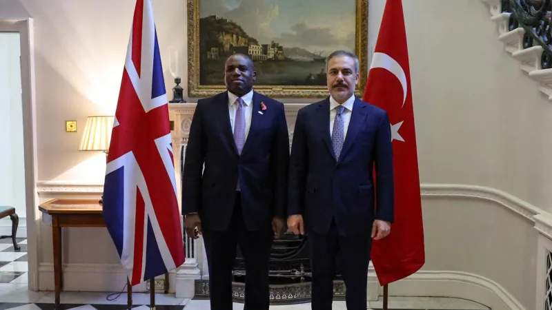 Bakan Fidan, İngiltereli mevkidaşı Lammy ile görüştü