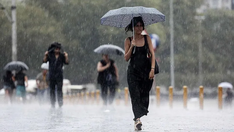 Bu 24 şehirde yaşayanlar dikkat! Meteoroloji 25 Mayıs Pazar günü gök gürültülü sağanak yağış için uyardı!