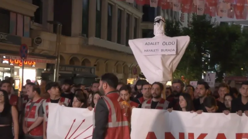 CHP'den Adalet Bakanlığı önünde protesto
