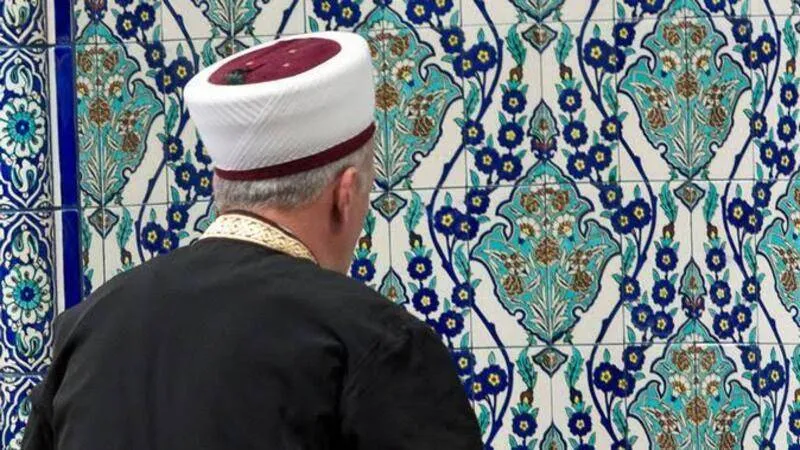 Endüstri Holding davasında karar: Gurbetçilerden para toplayan emekli imama 19 yıl sonra ceza!