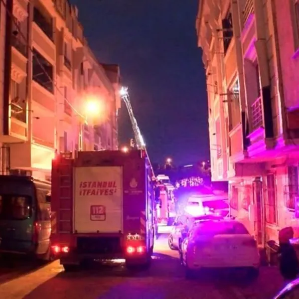 Esenyurt'ta 5 katlı binada yangın paniği
