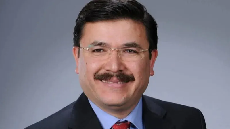 Eski AK Parti ilçe başkanı traktör kazasında hayatını kaybetti