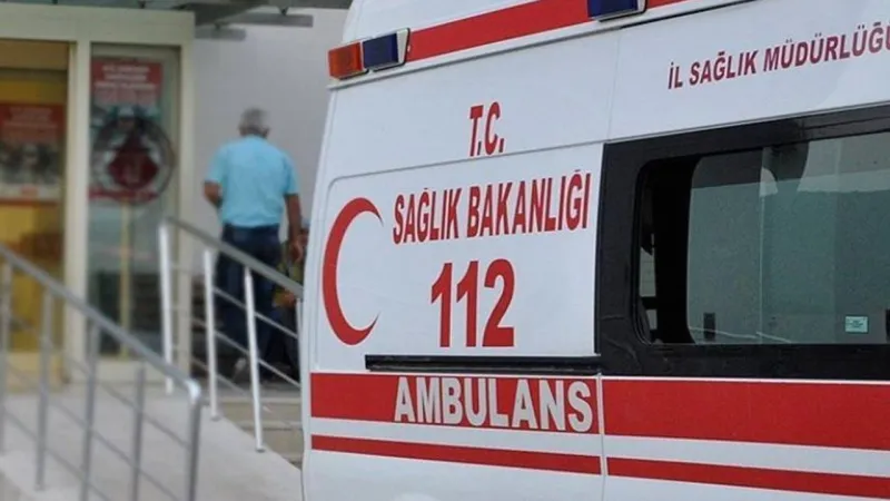 Gaziantep'te otomobil ile hafif ticari araç çarpıştı, 3 kişi öldü, 5 kişi yaralandı