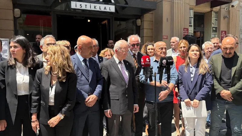 İstanbul Barosu'ndan Fırat Epözdemir'in tutukluluğuna tepki: Çağlayan Adliyesi önüne çağrı yapıldı 