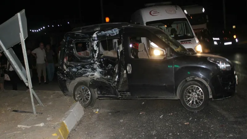 Manisa'da trafik kazası: Ölü ve yaralılar var
