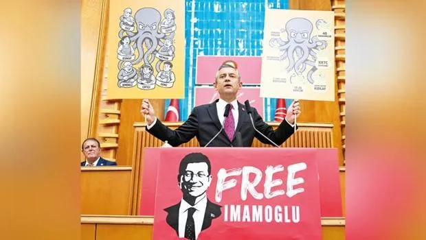 Özel'den Erdoğan'a Ahtapotlu Gönderme: Dövizler Havada Uçuştu!