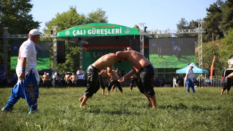Tarihi Çalı Güreşleri’nde 800 pehlivan er meydanına çıkıyor