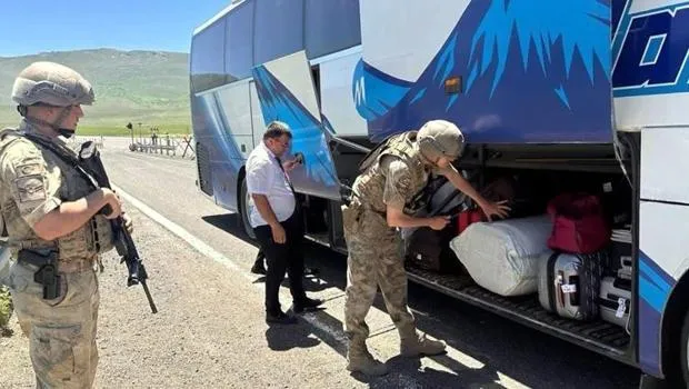 Göçmen Operasyonu: 446 Kaçak Yakalandı! Türkiye Alarmda mı?